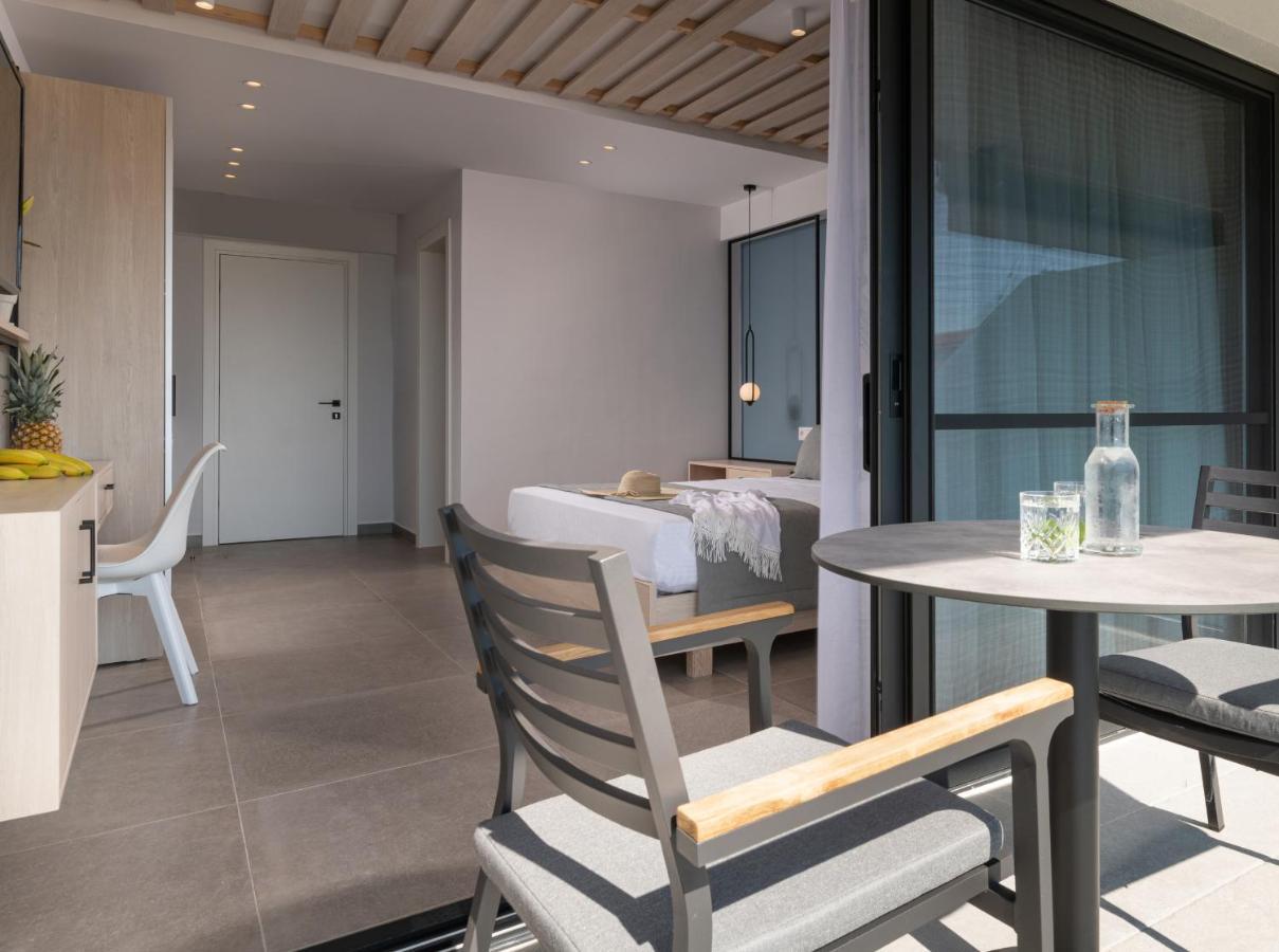 Sky Luxury Suites サルティ エクステリア 写真