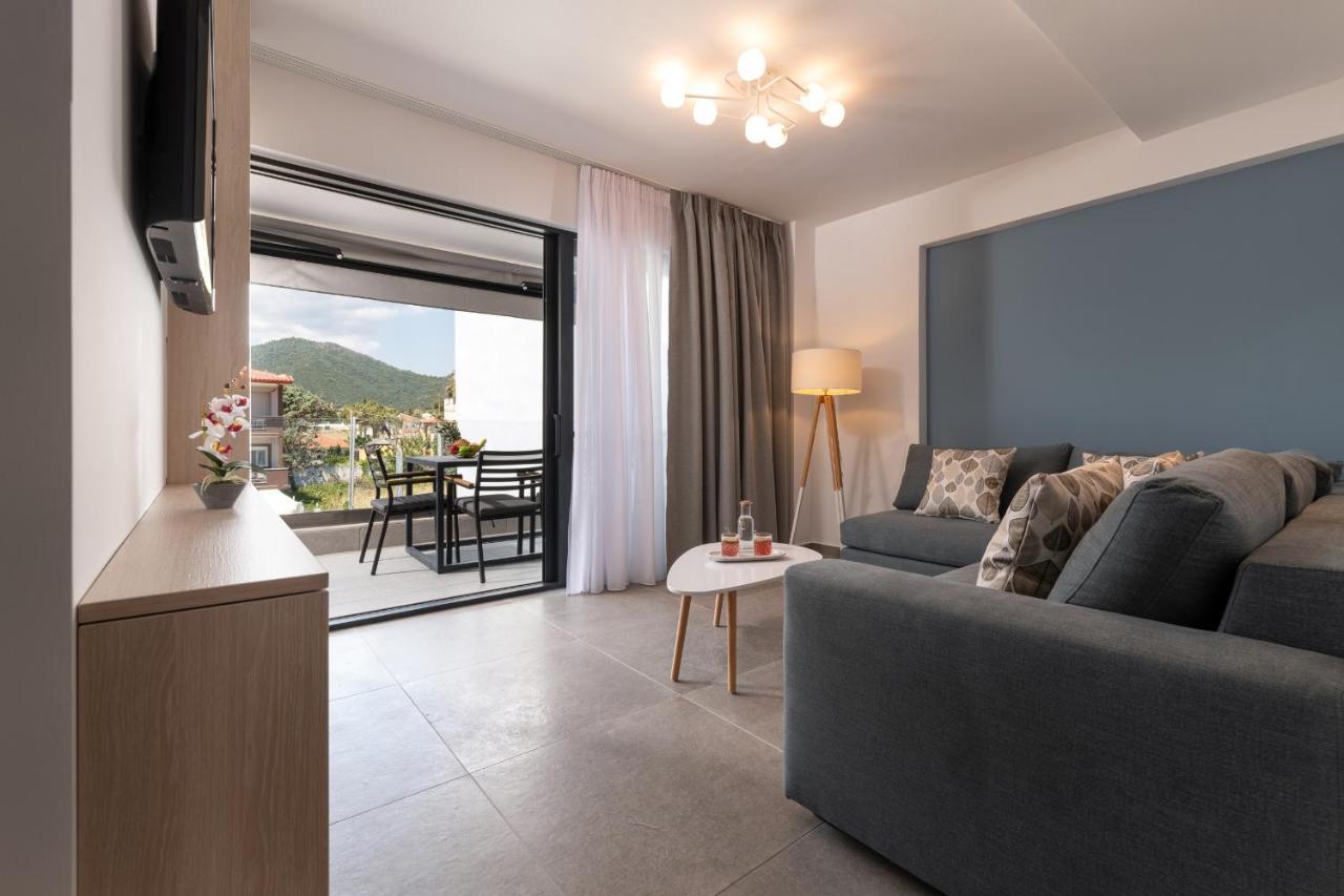 Sky Luxury Suites サルティ エクステリア 写真