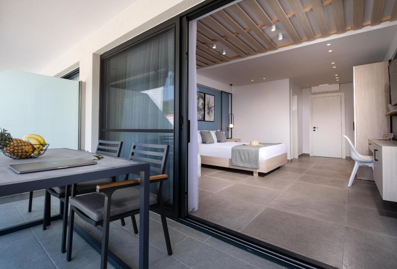 Sky Luxury Suites サルティ エクステリア 写真